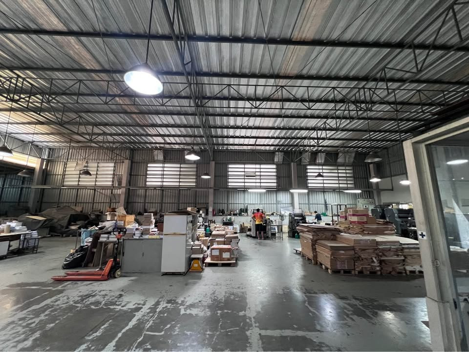 For Rent ให้เช่าโกดังพร้อมสำนักงาน / พื้นที่โกดัง 1040 ตารางเมตร / ทำเล พระราม 9 / ซอยพระราม 9 เข้าซอยไม่ลึก หลัง รพ สมิตเวช ศรีนครินทร์ / ทำเลดีมาก / ใกล้ เดอะไนน์ พระราม 9 / รถเทรลเลอร์ เข้าออกได้ – รูปที่ 3