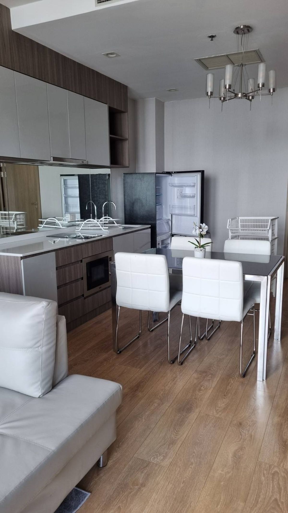 ♦ Prime Location ♦ Building B Floor 30+ | 70.00 sq.m. 2 Bedroom | Condo with Skywalk connected to Ploenchit BTS, Central Embassy   – รูปที่ 4