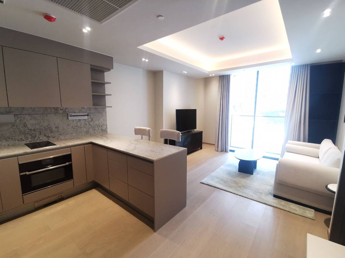 Tonson One Residence: 1bed 1bath 57sqm. Sell 21,000,000  Am: 0656199198