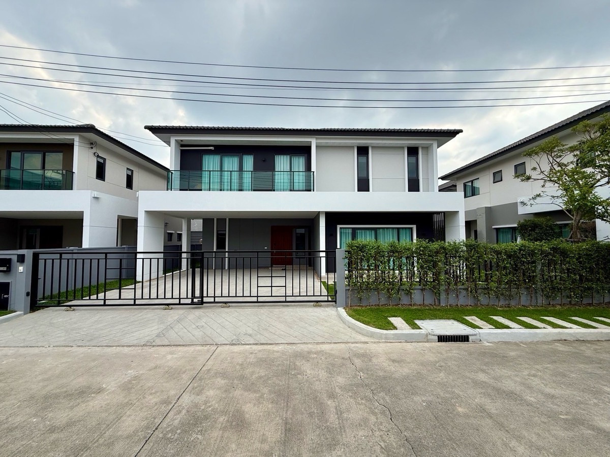 Luxurious detached house, wide area, complete functions, ready to move in, Vibhavadi, Don Mueang, near the airport. Luxurious detached house, wide area, complete functions, ready to move in, Vibhavadi, Don Mueang, near the airport.