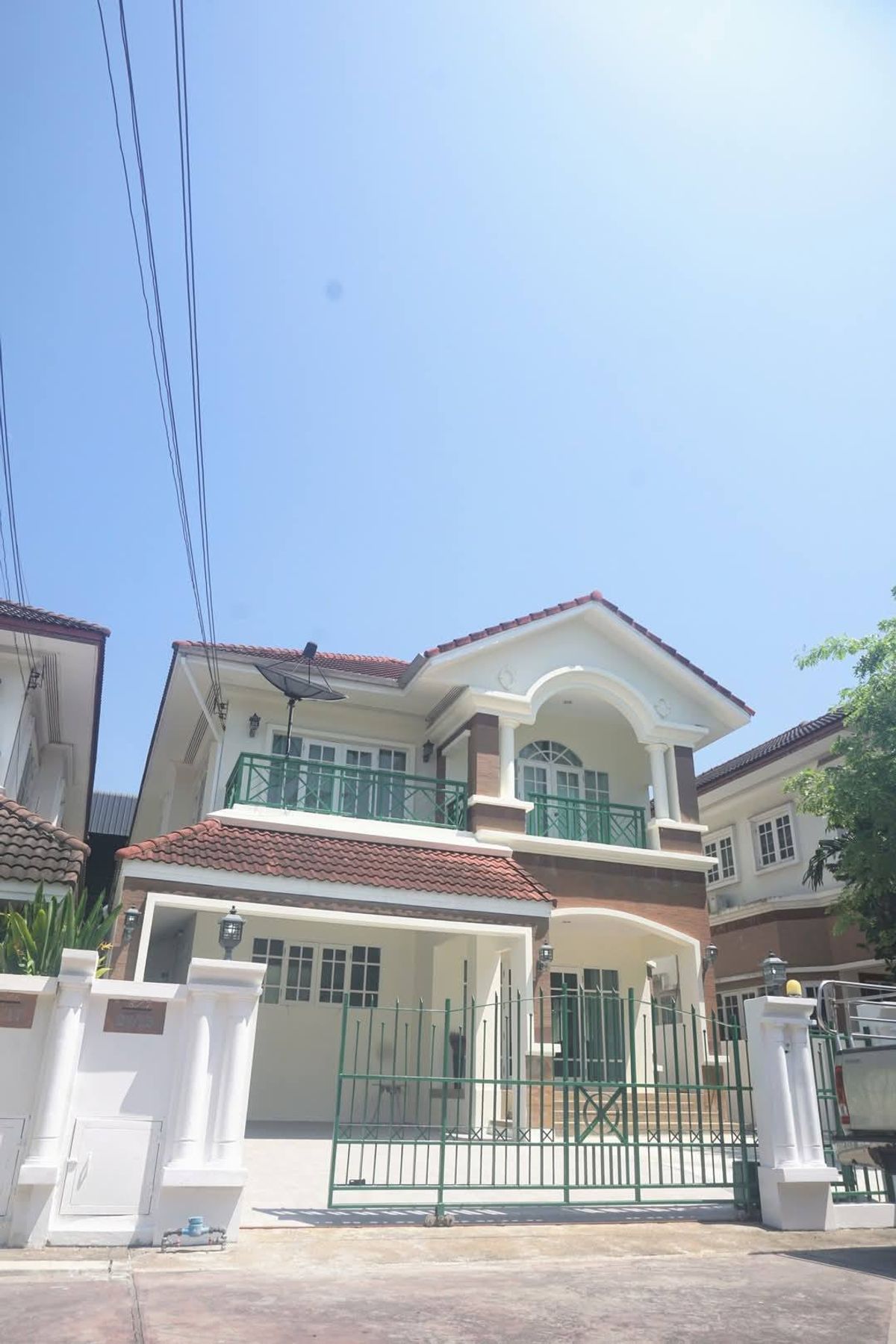 2 storey detached house for rent The whole new renovation Butterfly Village Srinakarin Road 51 Furniture air There are 4 bedrooms, 3 bathrooms. Rental price 59,000 baht 2 storey detached house for rent The whole new renovation Butterfly Village Srinakarin Road 51 Furniture air There are 4 bedrooms, 3 bathrooms. Rental price 59,000 baht