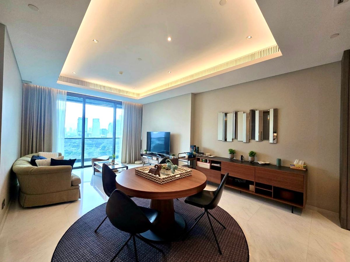 Sindhorn Tonson 2BED 2BATH 106SQM. 165,000/MET. AM: 0656199198 Sindhorn Tonson 2BED 2BATH 106SQM. 165,000/MET. AM: 0656199198