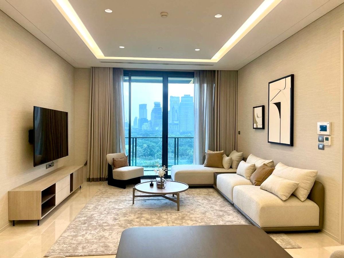 Sindhorn Kempinski 2bed: 143sqm. 2bed 3bath 143sqm. 250,000/mth Am: 0656199198