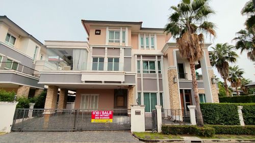 ขายบ้านหรู “Grand Bangkok Boulevard Sathorn-Kanlapaphruek“ บ้านเดี่ยว 3 ชั้น สไตล์ Modern Luxury ที่ออกแบบมาเพื่อคนรุ่นใหม่ที่ชื่นชอบความทันสมัย ความเป็นส่วนตัว และความสะดวกสบายครบครัน