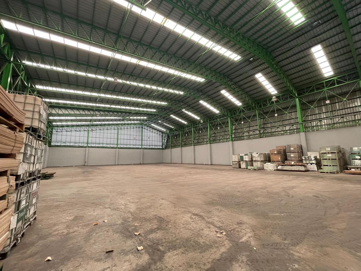For rent, Rama 2 warehouse, Samut Sakhon Province (near Rama 2 Road), 2,400 square meters of living space. For rent, Rama 2 warehouse, Samut Sakhon Province (near Rama 2 Road), 2,400 square meters of living space.
