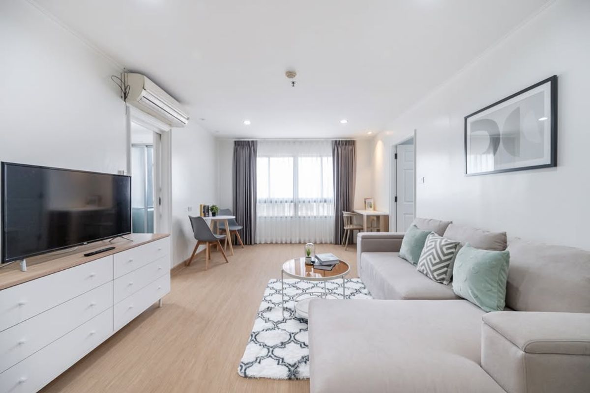 2 bedroom condo for sale, 47 sqm. Beautiful decoration. Lumpini Ville Sukhumvit 77, 9th floor 2 bedroom condo for sale, 47 sqm. Beautiful decoration. Lumpini Ville Sukhumvit 77, 9th floor