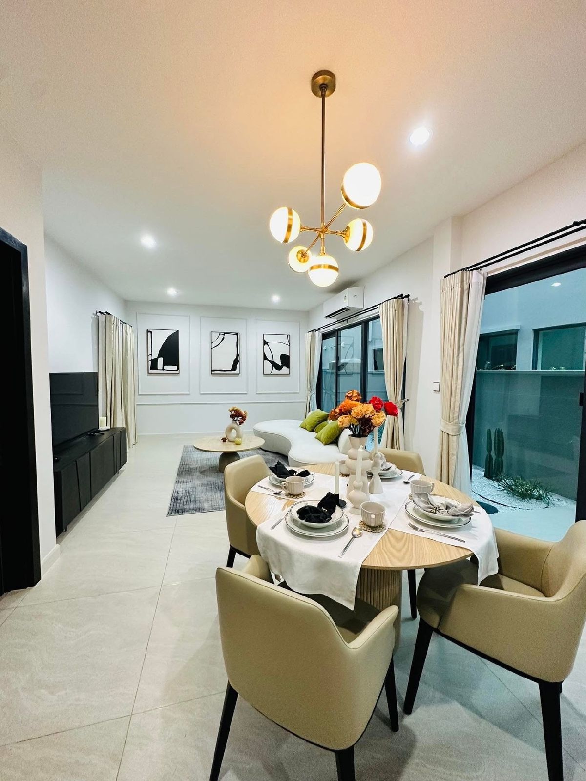 Retal: Luxury Townhome Baan Klang Muang Classe Sukhumvit 77 • 3 Bedroom 4 Bathroom 1 Office Room 2 Parking Spaces • Size: 228 S.QM • 3 Floor Retal: Luxury Townhome Baan Klang Muang Classe Sukhumvit 77 • 3 Bedroom 4 Bathroom 1 Office Room 2 Parking Spaces • Size: 228 S.QM • 3 Floor