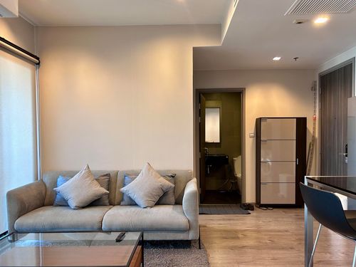 ✨ Urgent sale with tenant til May 26 WhizDom Ratchada-Ladprao 2 Bedroom, Playing room and Bedroom, see beautiful view The balcony is wide and full of beautiful views. Convenient transportation, near MRT Lat Phrao.