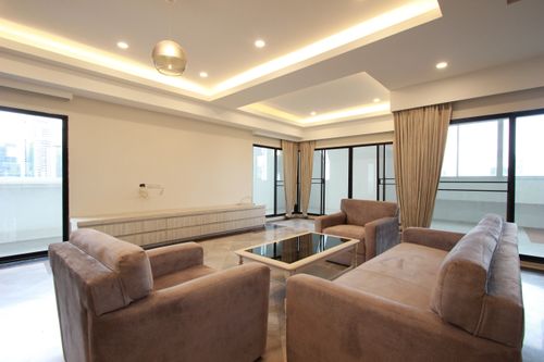 RENT (3 Bed 350 Sqm) 🐱🐶 Pet Friendly - 100,000 THB Negotiable @BTS Prompong 
