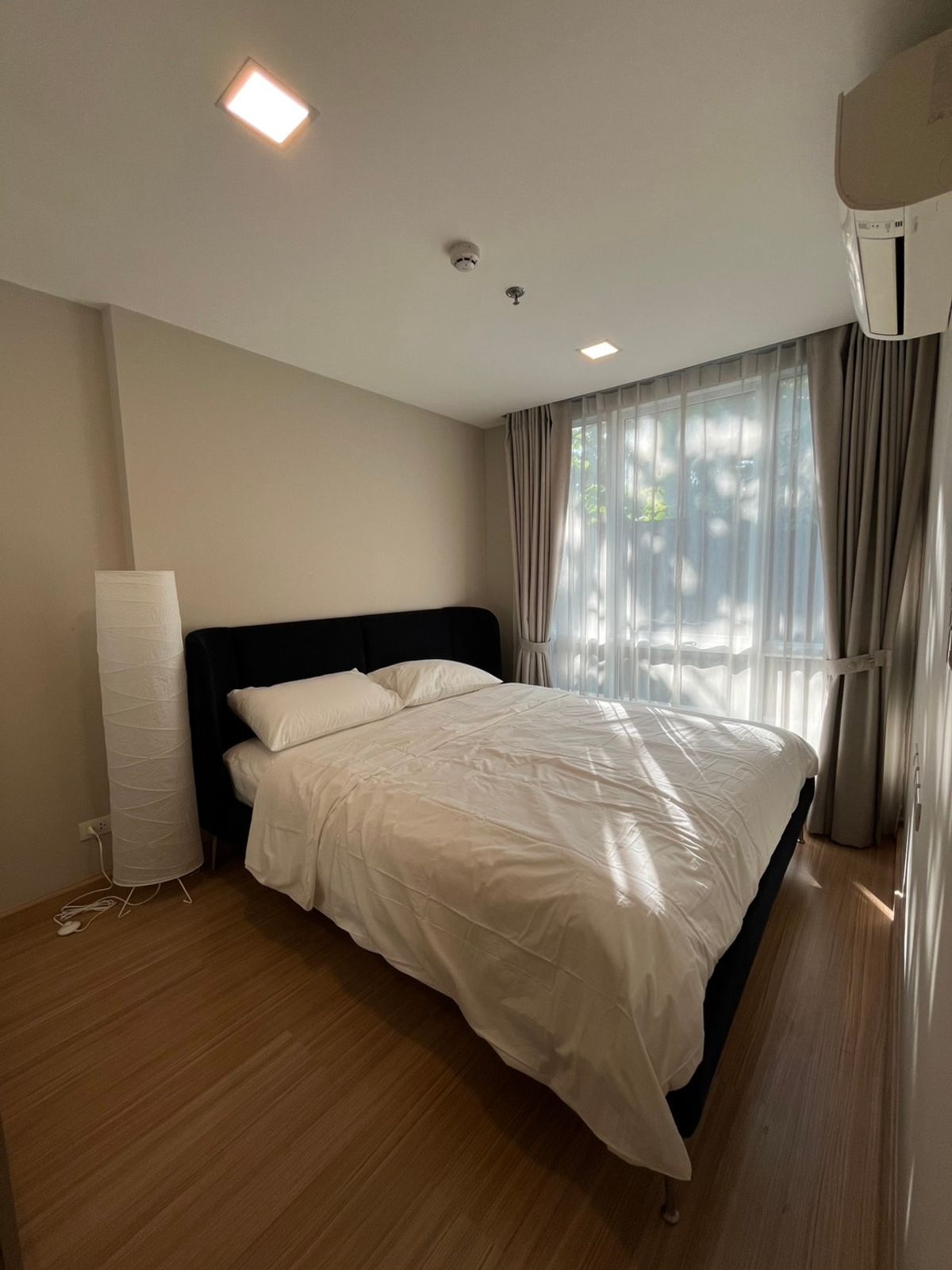 ปล่อยเช่าคอนโดสวยห้องใหม่เอี่ยม Fully Furnished ชั้น 2 (Low rise condominium) ปล่อยเช่าคอนโดสวยห้องใหม่เอี่ยม Fully Furnished ชั้น 2 (Low rise condominium)