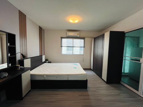 Urgent sale, very cheap price, The Point Rangsit-Khlong 6, new renovated, full of fir, ready to move in, suitable for investment yield8-9%
