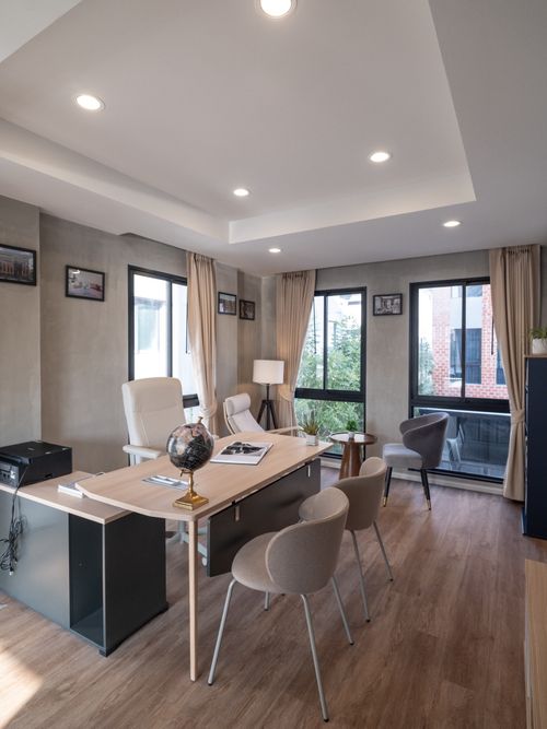 🏛️ทาวน์โฮม 3.5 ชั้น พร้อมสวนส่วนตัว🌈Britloft โชคชัย 4 ขนาด 237 ตร.ม. 24.7 ตร.ว. | 3 ห้องนอน 4 ห้องน้ำ 2 ที่จอด เริ่ม 9.9 MB ติดต่อนัดชม Tel.0922635410 (เอิร์ธ)