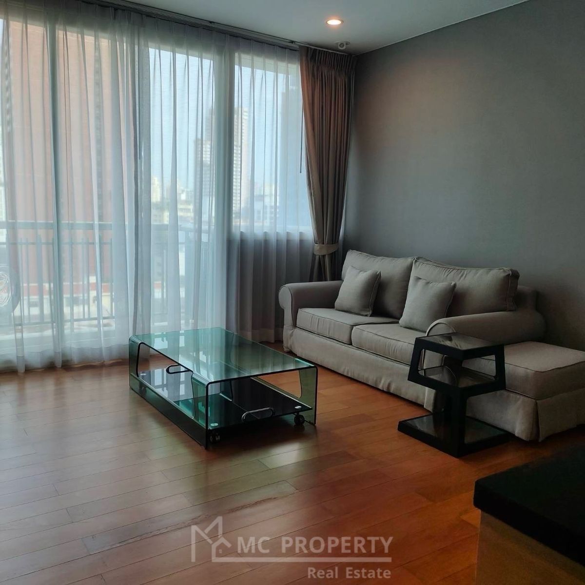 Wind Sukhumvit 23 ให้เช่า 1 ห้องนอน 51sqm ชั้นต่ำให้เช่าเพียง 27,000 กรุณาติดต่อ 0816878954 Wind Sukhumvit 23 ให้เช่า 1 ห้องนอน 51sqm ชั้นต่ำให้เช่าเพียง 27,000 กรุณาติดต่อ 0816878954