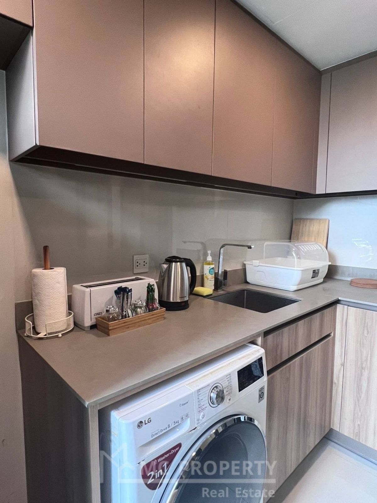 Taka Haus 2 bedroom 54sqm low rise condo for rent only 40,000 please contact 0816878954 Taka Haus 2 bedroom 54sqm low rise condo for rent only 40,000 please contact 0816878954