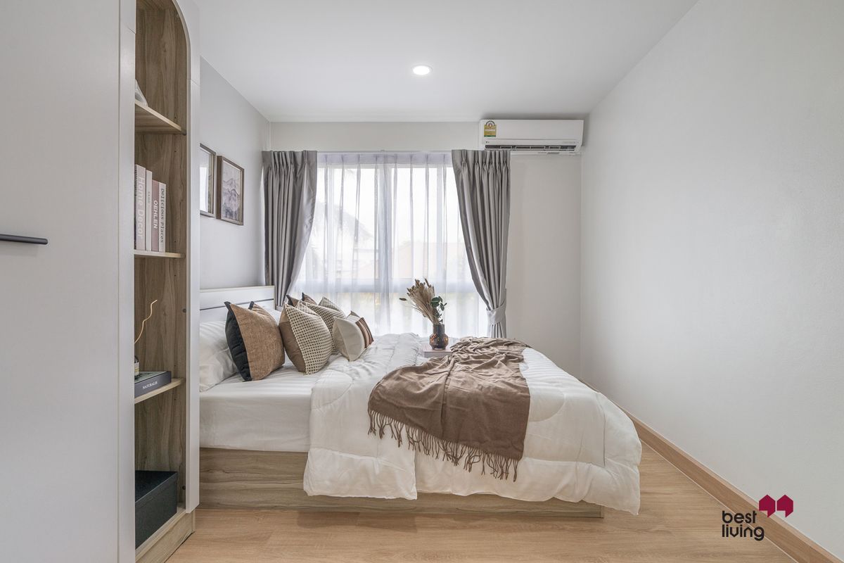 Hate crowded condos? 😌 Only 72 units here! — very private condo with closed kitchen too! Hate crowded condos? 😌 Only 72 units here! — very private condo with closed kitchen too!