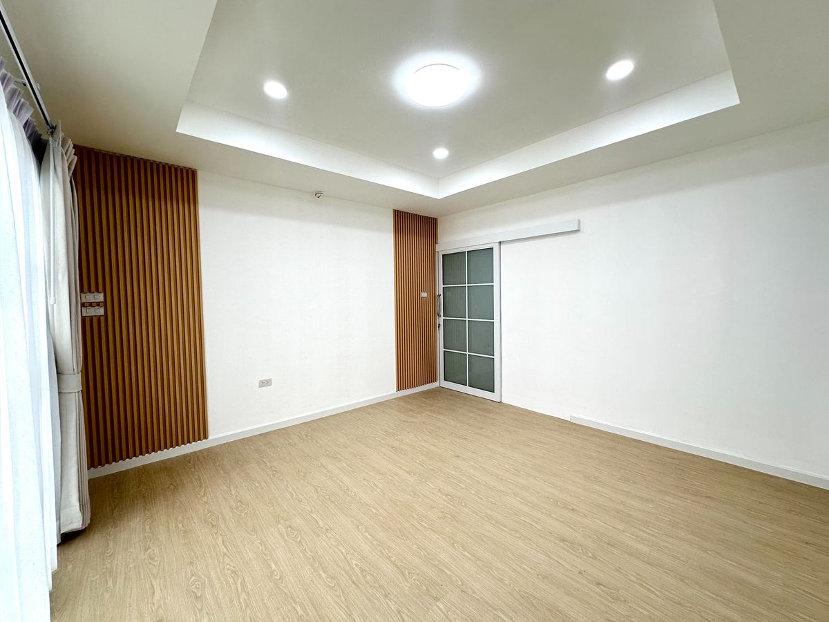ขายทาวน์เฮาส์หมู่บ้านวังทองวิภาวดีรังสิต47 รีโนเวทใหม่ ใกล้สนามบินดอนเมือง – รูปที่ 4