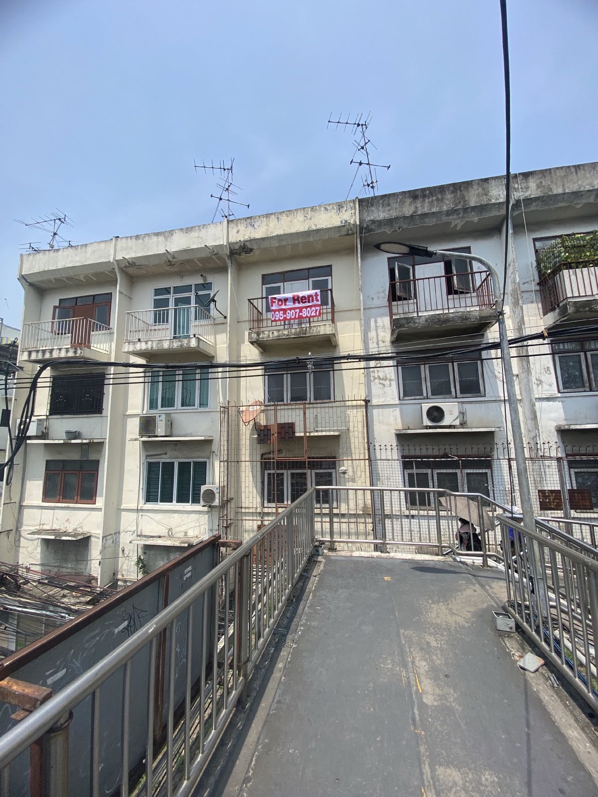 อาคาร ทำเลทอง  – รูปที่ 2