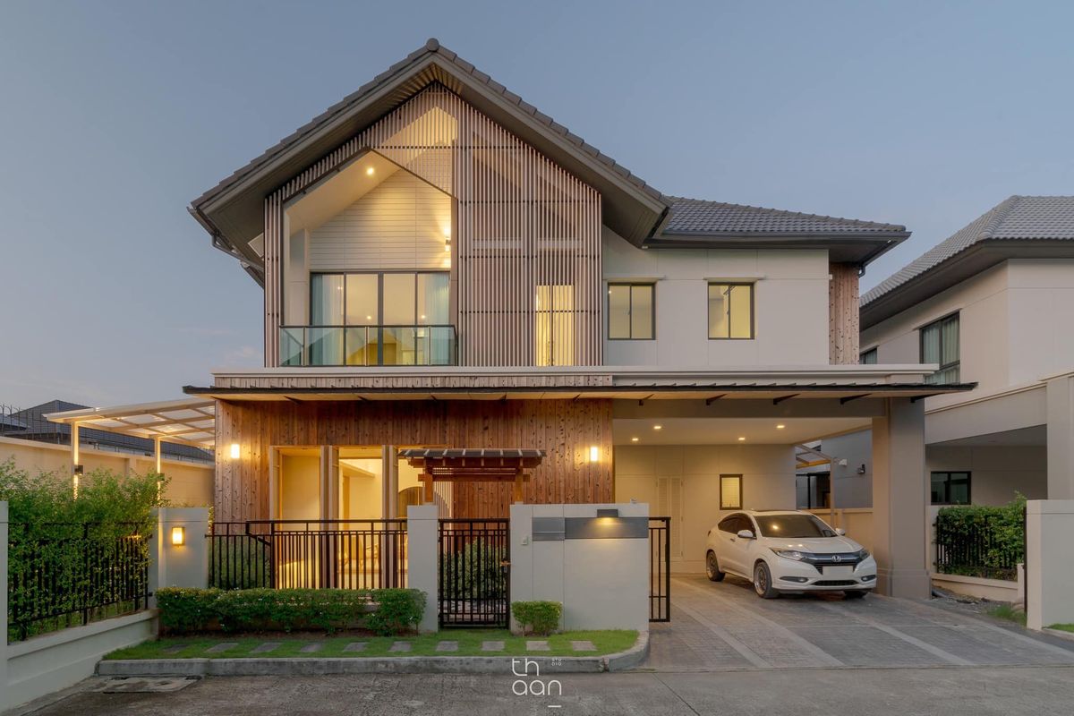 Beautifully decorated in Japanese style Bangkok Boulevard Srinakarin-Bangna