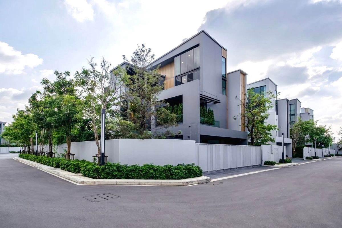 Vive Krungthep Kreetha: 92.4 SQWAH 421SQM. 4BED 5Bath + Maid 400,000/MTH. AM: 0656199198 Vive Krungthep Kreetha: 92.4 SQWAH 421SQM. 4BED 5Bath + Maid 400,000/MTH. AM: 0656199198