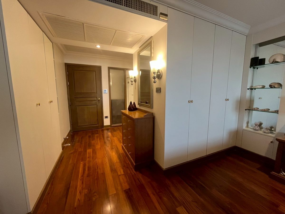 📌🌇 Spacious Luxury Condo for Rent at Sathorn Park Place | 236 SQ.M | High Floor พร้อมอยู่ 📌🌇 Spacious Luxury Condo for Rent at Sathorn Park Place | 236 SQ.M | High Floor พร้อมอยู่