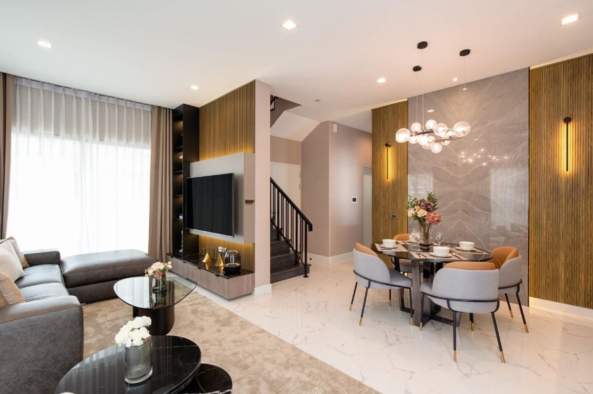 ✨ Spacious house with beautiful furniture, 3 bedrooms, pets allowed. Prime location with easy access, close to Suvarnabhumi Airport. ✨ Spacious house with beautiful furniture, 3 bedrooms, pets allowed. Prime location with easy access, close to Suvarnabhumi Airport.