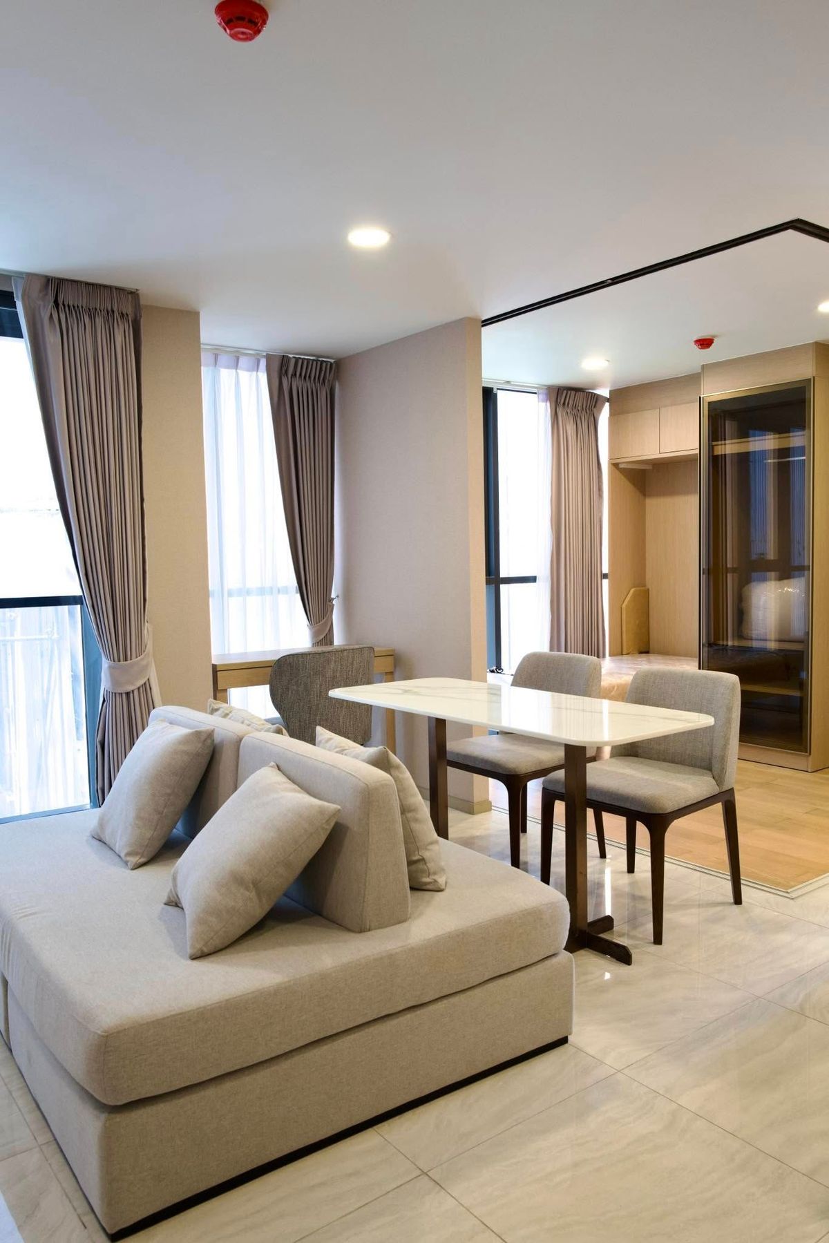 ขายคอนโด Walden Asoke 2 ห้องนอน 2 ห้องน้ำ ขนาด 48.25 ชั้น 4 ราคา 7,800,000 บาท [NCs250404]
