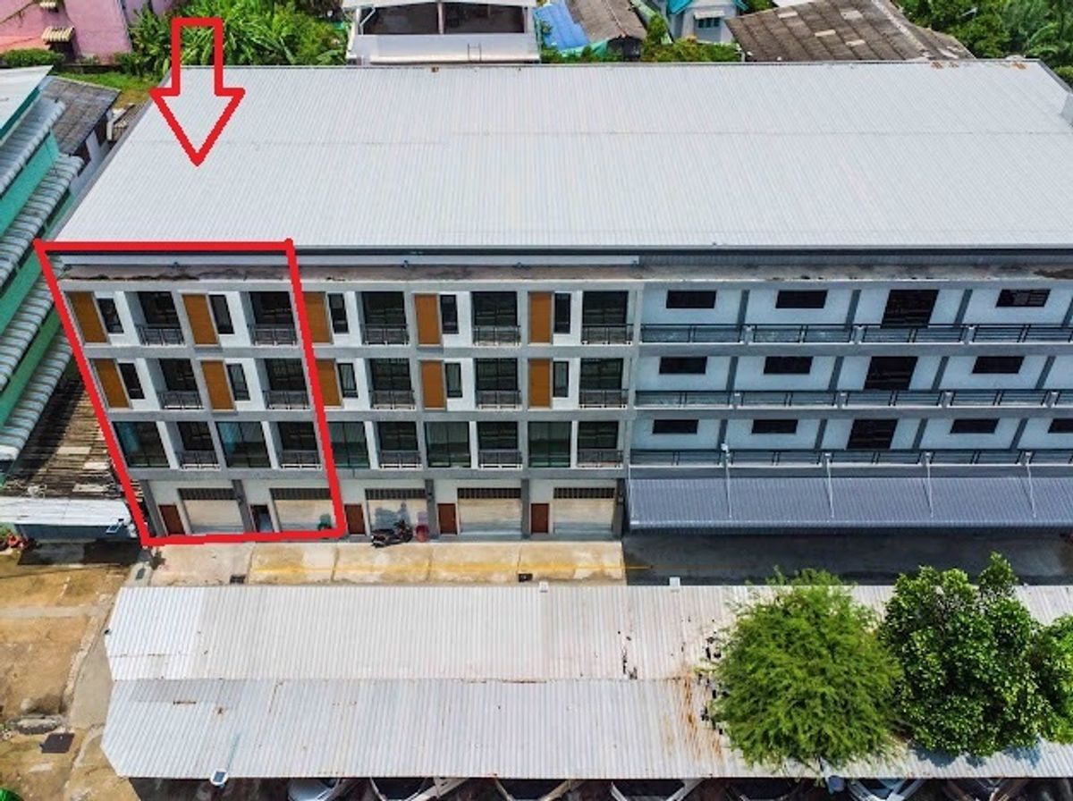 รีโนเวทใหม่ทั้งหมด !!! เหมาะทำออฟฟิศ คลังสินค้า ขายตึกแถว 4  ชั้น 2 คูหา พื้นที่ 18/16.7 รวม 34.7 ตรว.  ในซอย จรัญสนิทวงศ์ 49 ทำเลดี ใกล้แยกปิ่นเกล้า และสะพานพระราม 8 ราคาพิเศษ!!