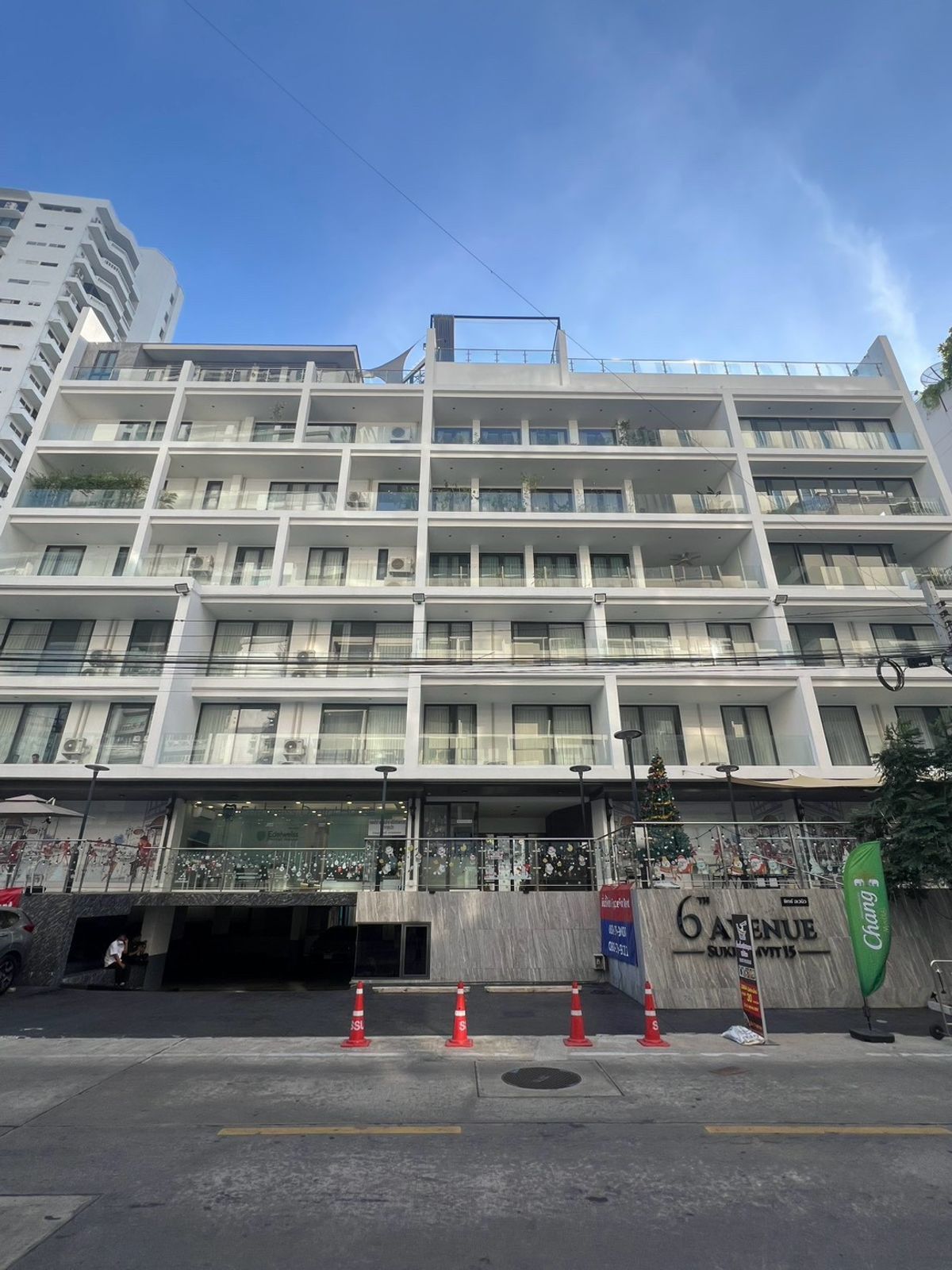 ❖ Prime Retail Space ❖ For Rent – High Foot Traffic Location beneath 6th Avenue Condo, Sukhumvit 15, in the Heart of Asoke ❖ Prime Retail Space ❖ For Rent – High Foot Traffic Location beneath 6th Avenue Condo, Sukhumvit 15, in the Heart of Asoke