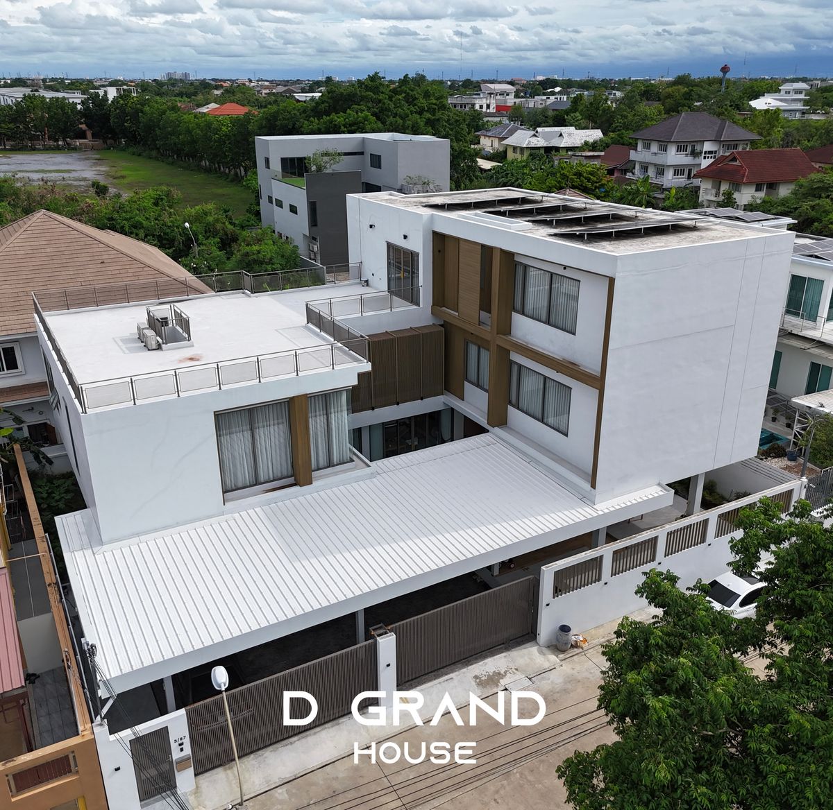 ขายบ้านใหม่ สไตล์โมเดิร์น พร้อมลิฟต์ สระว่ายน้ำ & โซลาร์เซลล์ ติด Paseo Park กาญจนาฯ ขายบ้านใหม่ สไตล์โมเดิร์น พร้อมลิฟต์ สระว่ายน้ำ & โซลาร์เซลล์ ติด Paseo Park กาญจนาฯ