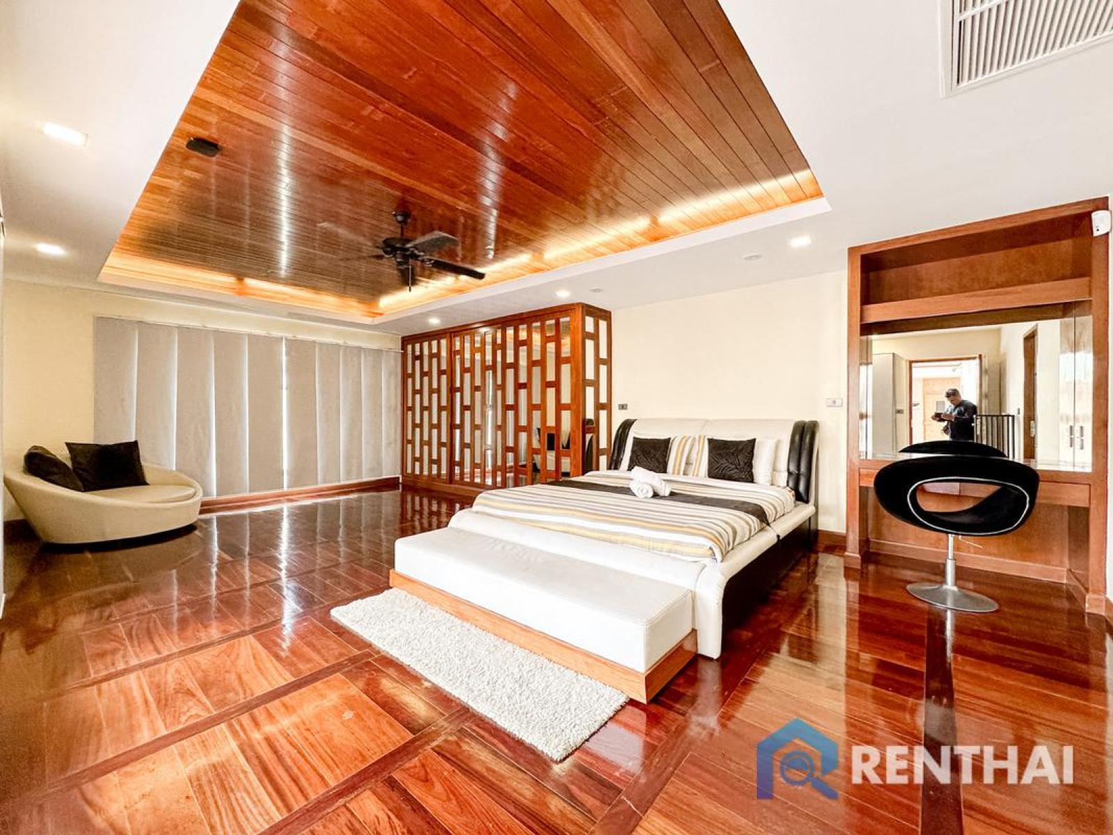 Luxurious 4-bed Villa in Pattaya, Private Pool & Furnished – รูปที่ 4