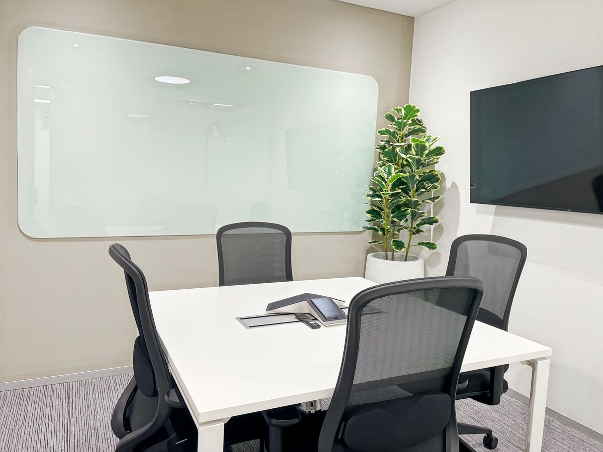 Private office space for 4 employees in Regus J-Park Nihon Mura