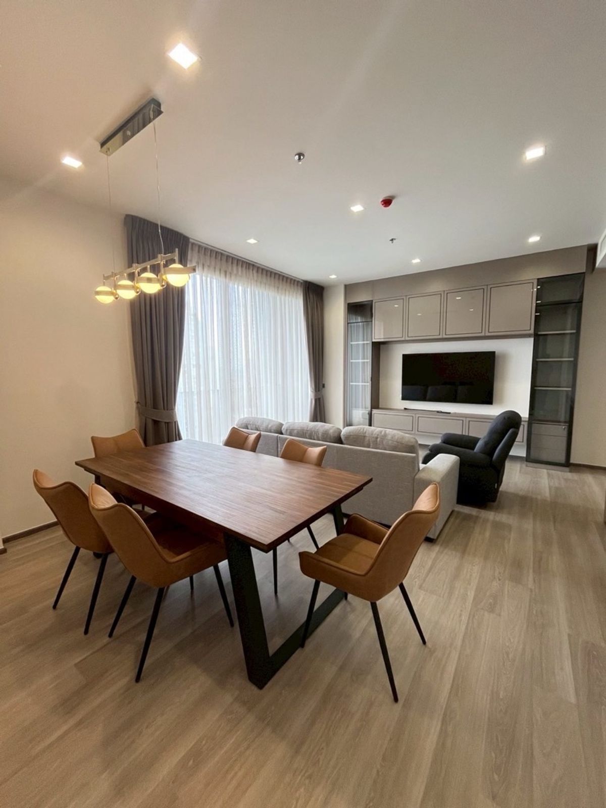 RHYTHM Charoenkrung Pavillion⭐️3Bedroom 4Bathroom 1 Maidroom 
ต่อรองได้Plz call 084-9792464