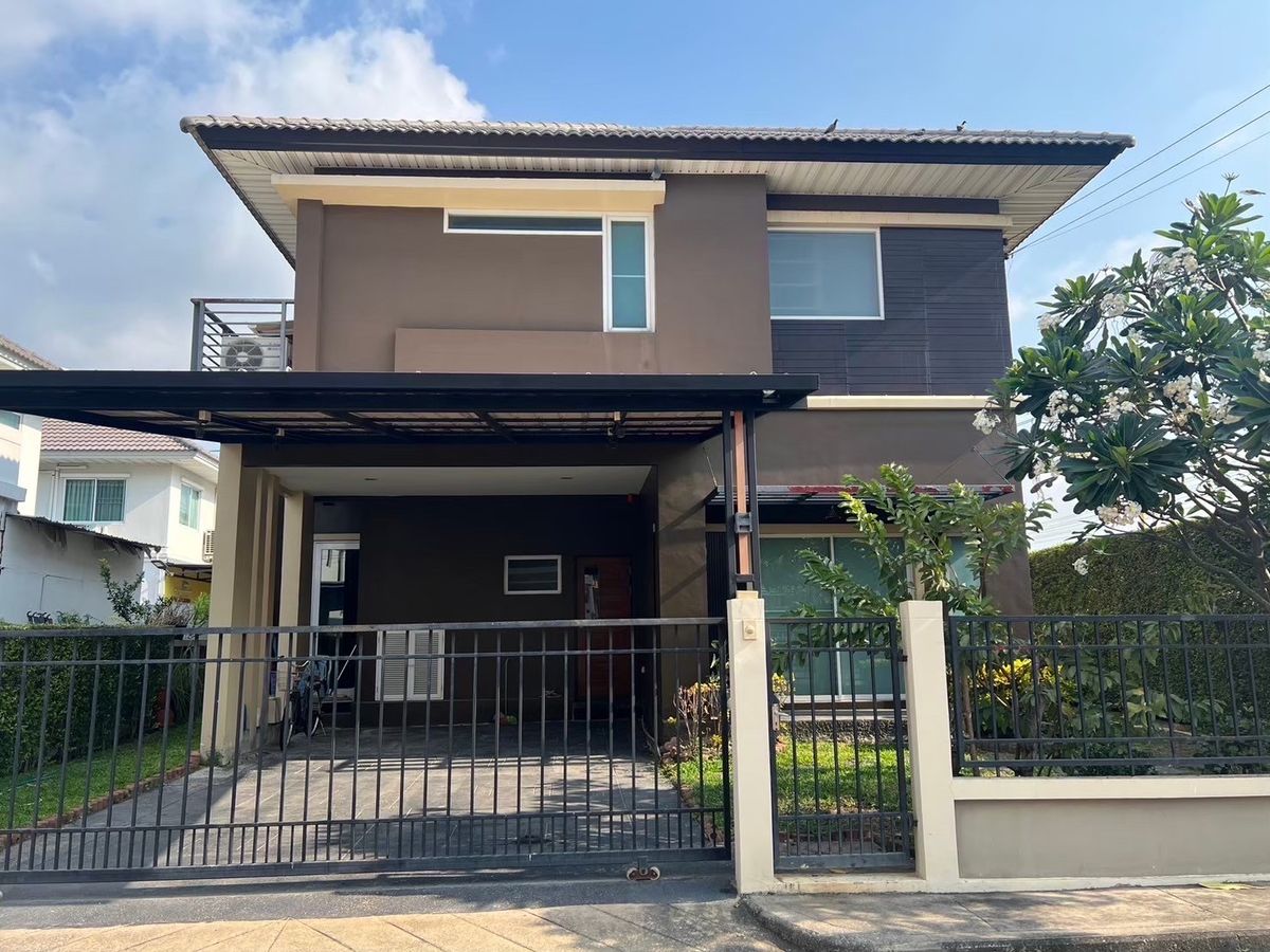 Rent a 2 -story detached house, Perfect Place near Suvarnabhumi Airport. Rent a 2 -story detached house, Perfect Place near Suvarnabhumi Airport.
