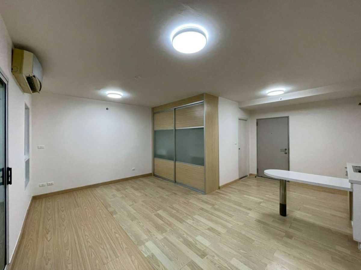 👍 8 -story condo for sale, Phahol Metro, empty room, new renovation, size 33.72 sqm. Studio room, 7th floor, north 💥 👍 8 -story condo for sale, Phahol Metro, empty room, new renovation, size 33.72 sqm. Studio room, 7th floor, north 💥