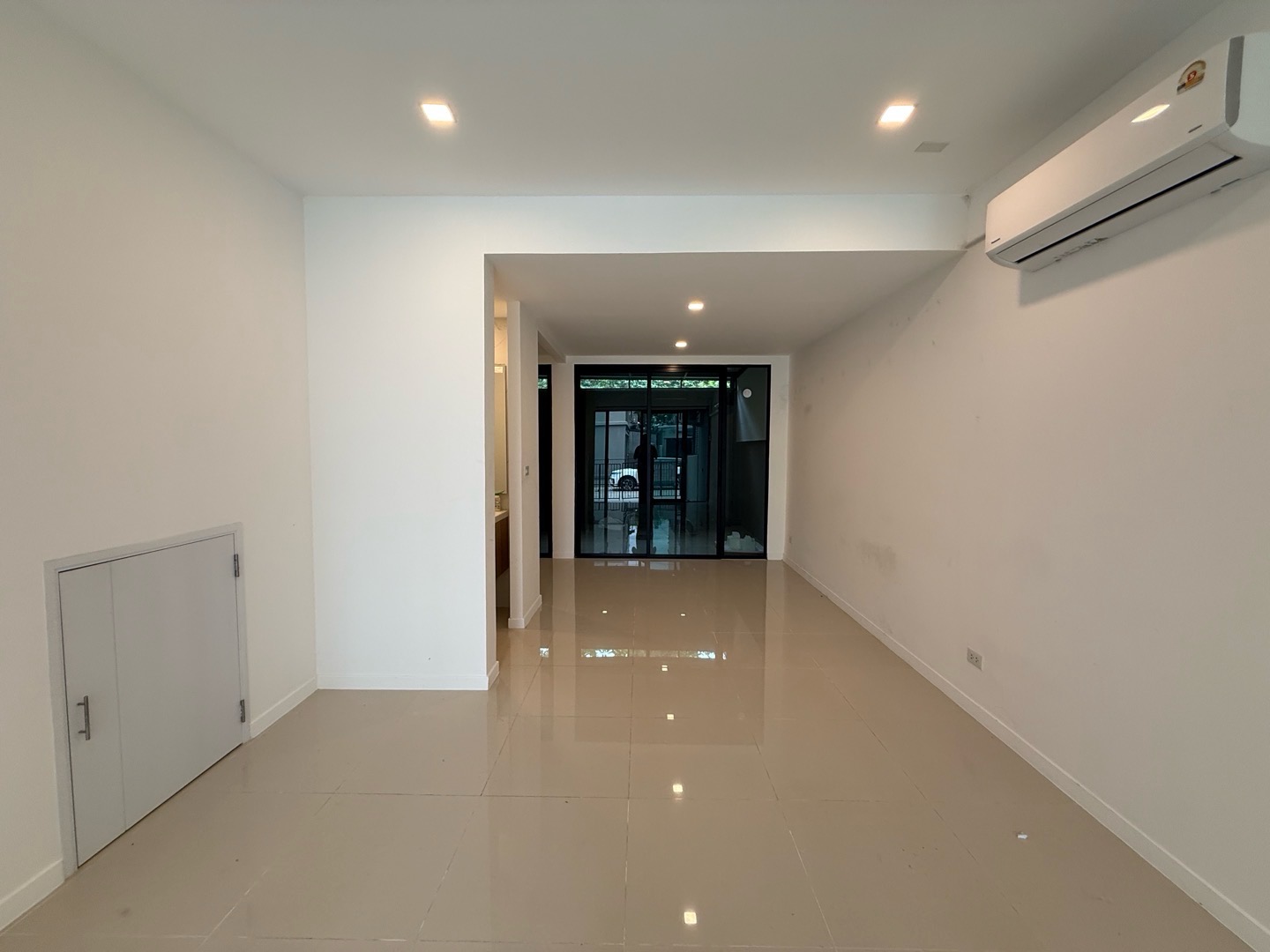 ขายทาวน์โฮมหรู สไตล์ Colonial Classic บ้านใหม่มาก ทาวน์โฮม 3 ชั้น โครงการ “PATIO” กัลปพฤกษ์-สาทร – รูปที่ 4