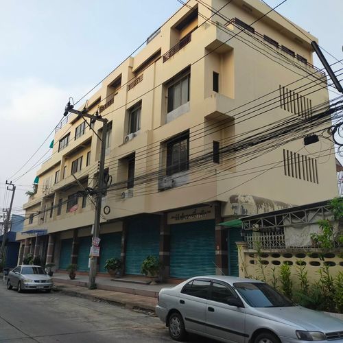7 booths for sale in Sin Thani Village 2 Soi Ram Inthra 119 with parking and storage locations (SAV434)