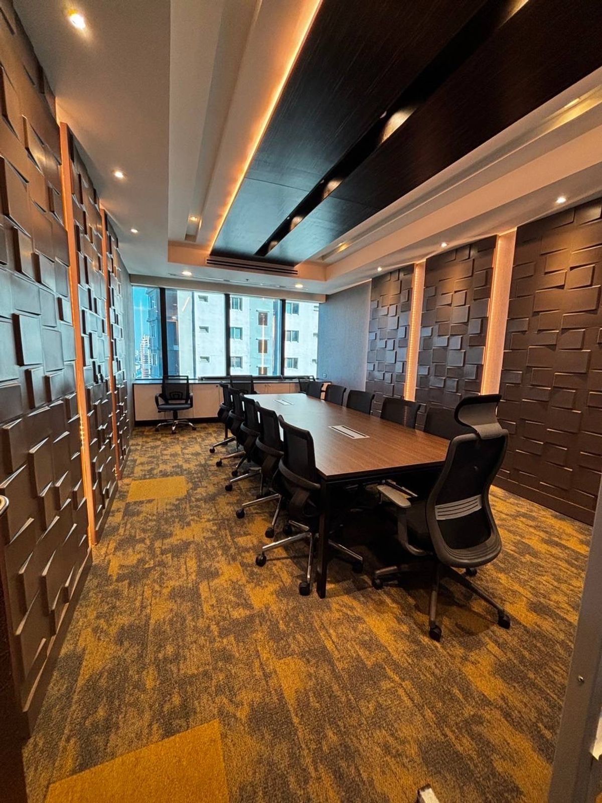 For Rent: Office Space Charn Issara 2 Size 346 sqm. Decorated with Luxury Thonglor-Ekkamai, Charn Issara 2 Building, Petchburi Road, complete with – รูปที่ 2
