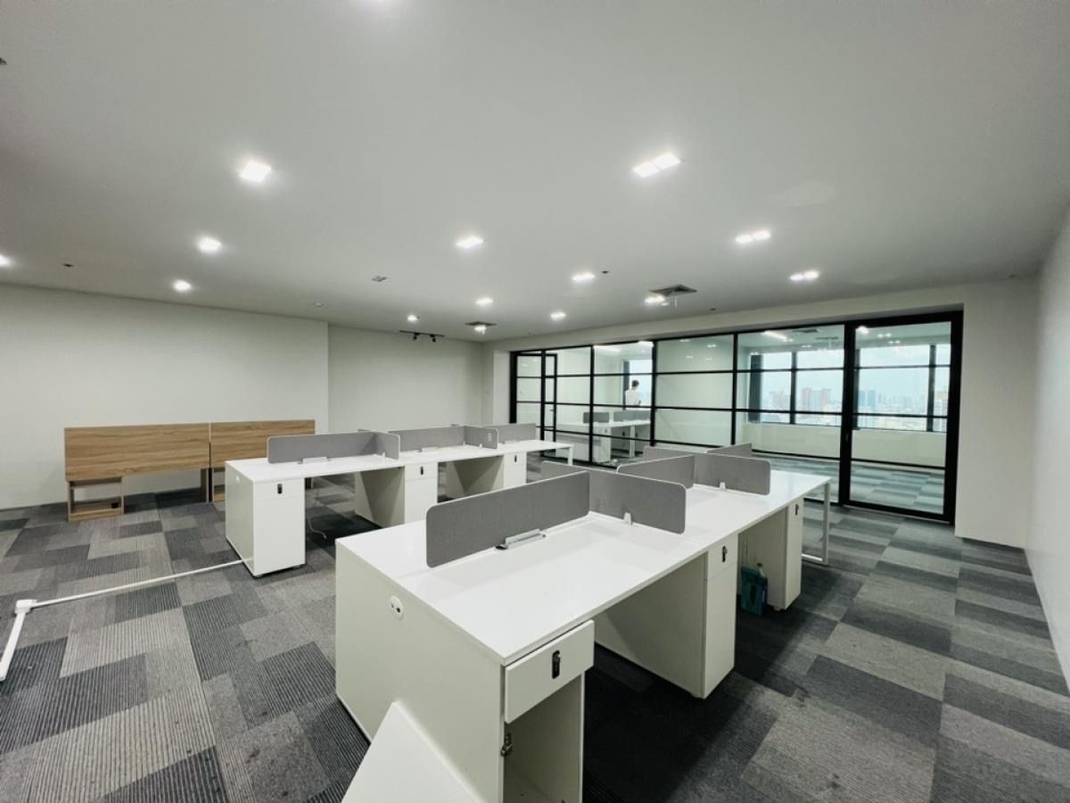 Selling with tenants Charn Issara 2 areas 340 sqm., Phetchaburi Rd., Ekkamai Thonglor, gold location, only 34 MB  