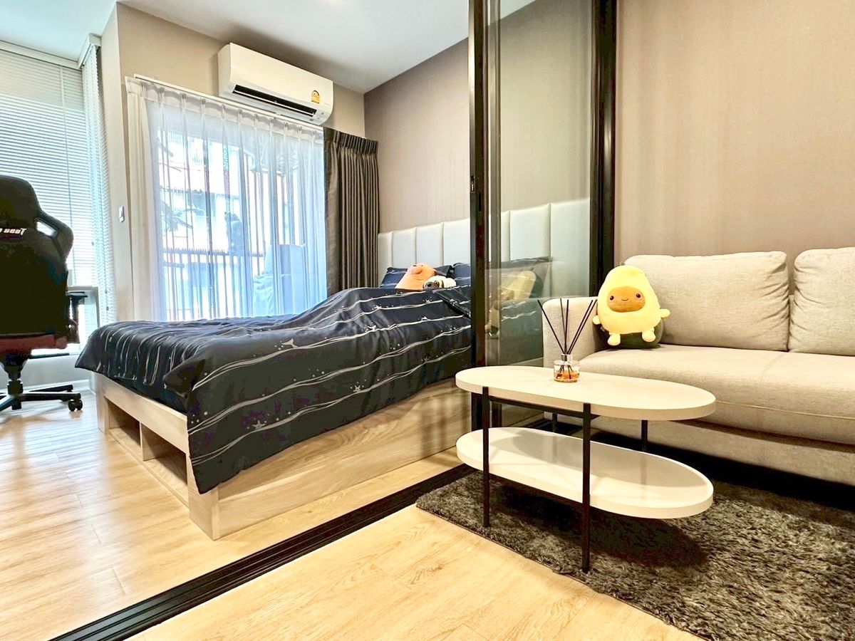 ห้องวิวสระ ทิศเหนือ ขายด่วน ขายแบบขาดทุน  ห้องไม่เคยปล่อยเช่า ซื้ออยู่เอง 