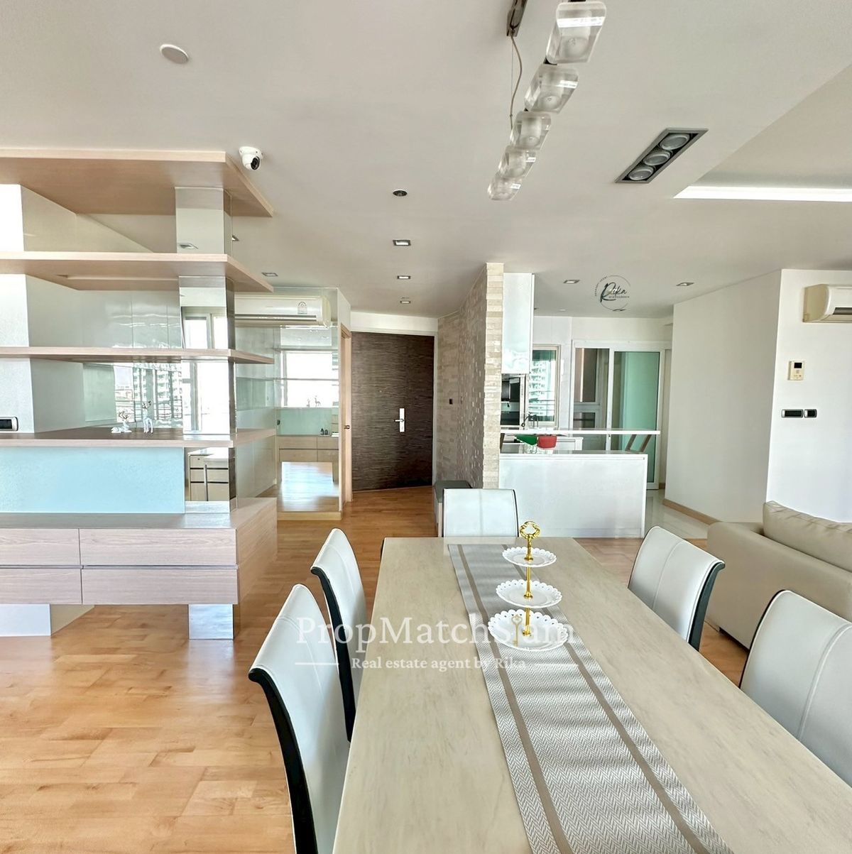 RENT 2 Spacious Bedroom- Low floor at Riverfront Condo  #Watermark Chaophaya River  