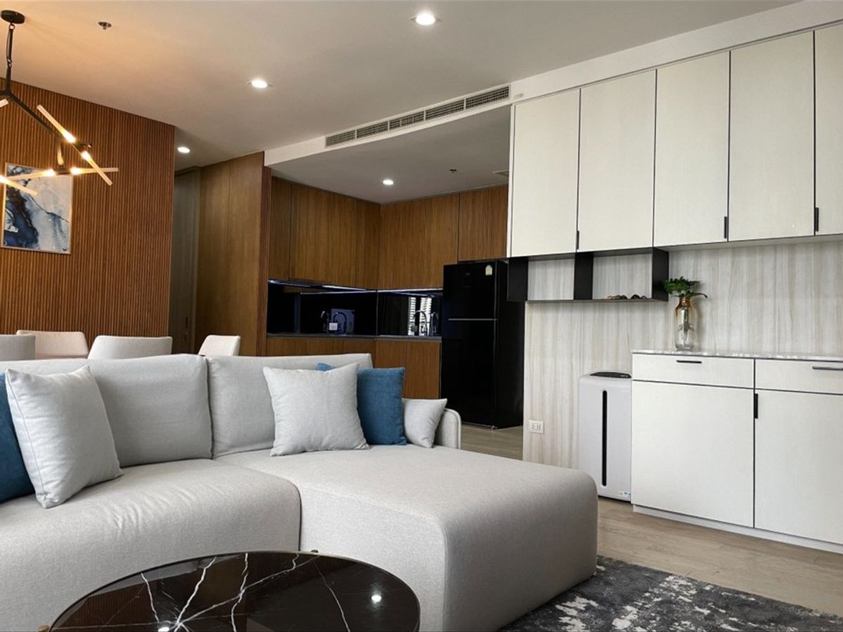♦ Newly refurbished ♦ ตึก C ชั้น 15+ | 117.00 ตร.ม. 2 ห้องนอน, 2 ห้องน้ำ | คอนโดมี Skywalk เชื่อมเข้า BTS เพลินจิต, Central Embassy ♦ Newly refurbished ♦ ตึก C ชั้น 15+ | 117.00 ตร.ม. 2 ห้องนอน, 2 ห้องน้ำ | คอนโดมี Skywalk เชื่อมเข้า BTS เพลินจิต, Central Embassy
