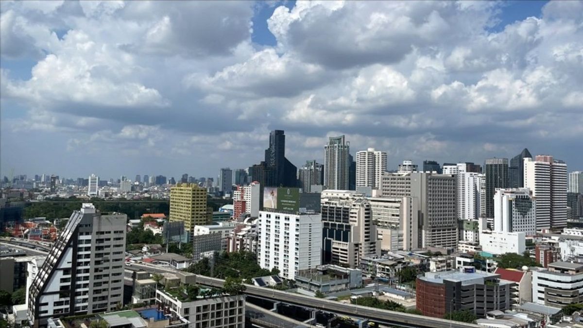 ♦ Newly refurbished ♦ ตึก C ชั้น 15+ | 117.00 ตร.ม. 2 ห้องนอน, 2 ห้องน้ำ | คอนโดมี Skywalk เชื่อมเข้า BTS เพลินจิต, Central Embassy – รูปที่ 4