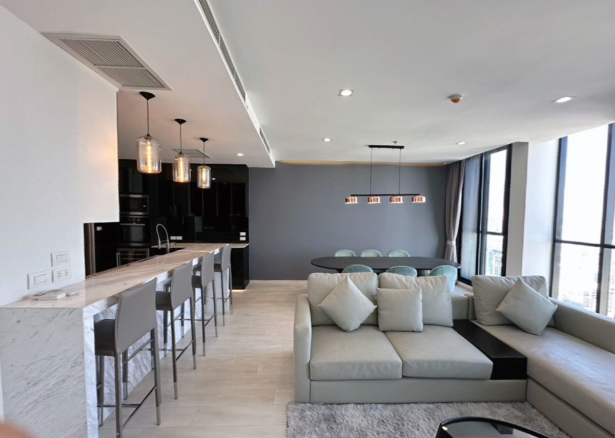 ♦ Unobstructed Embassy View ♦ 40+ floor | 120.00 sq.m., 2 bedrooms, 2 Bathrooms | Condo with Skywalk connecting to Ploenchit BTS, Central Embassy ♦ Unobstructed Embassy View ♦ 40+ floor | 120.00 sq.m., 2 bedrooms, 2 Bathrooms | Condo with Skywalk connecting to Ploenchit BTS, Central Embassy