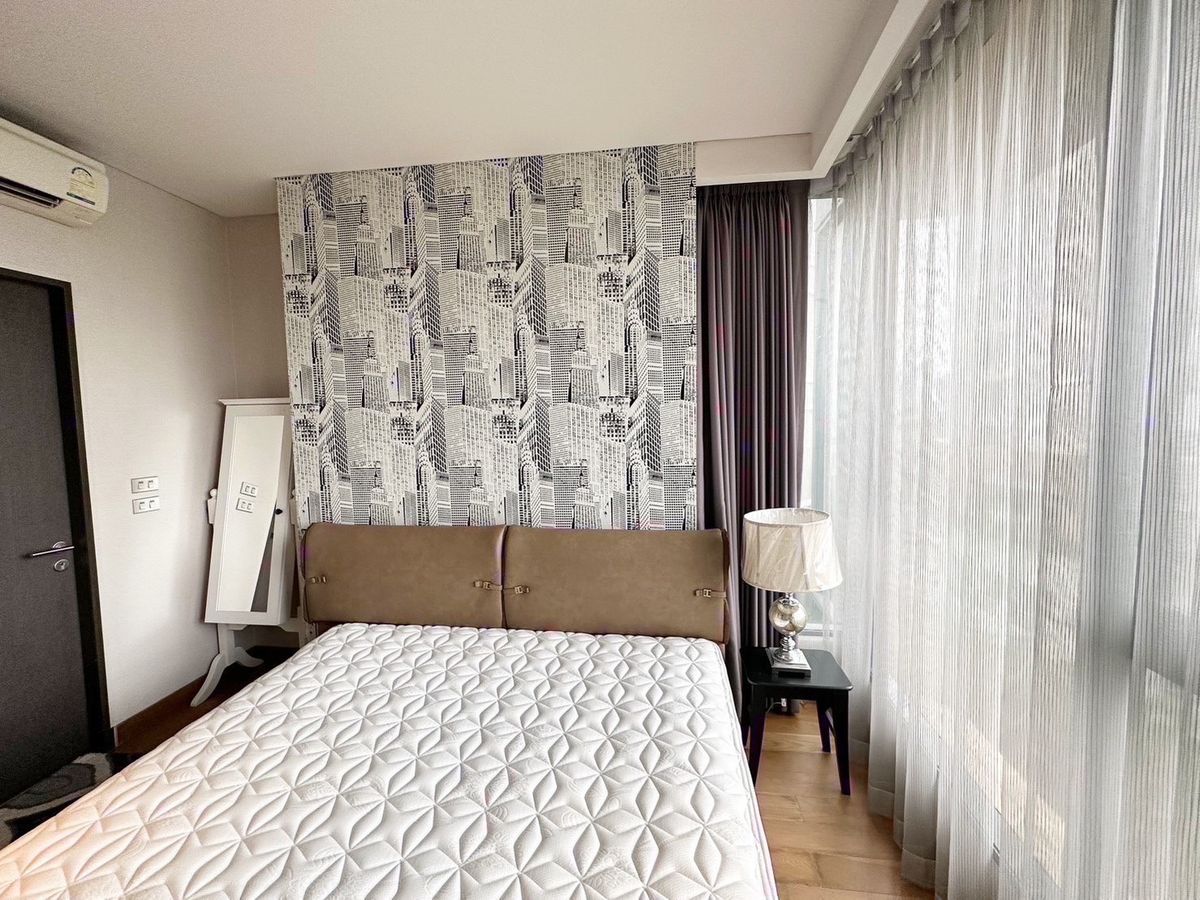 Selling decorative condo ready to stay at The Lumpini 24, Sukhumvit 24 Selling decorative condo ready to stay at The Lumpini 24, Sukhumvit 24