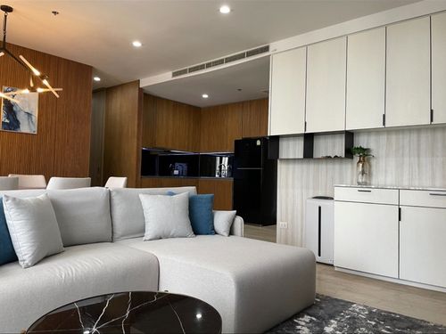♦ Newly refurbished ♦ ตึก C ชั้น 15+ | 117.00 ตร.ม. 2 ห้องนอน, 2 ห้องน้ำ | คอนโดมี Skywalk เชื่อมเข้า BTS เพลินจิต, Central Embassy