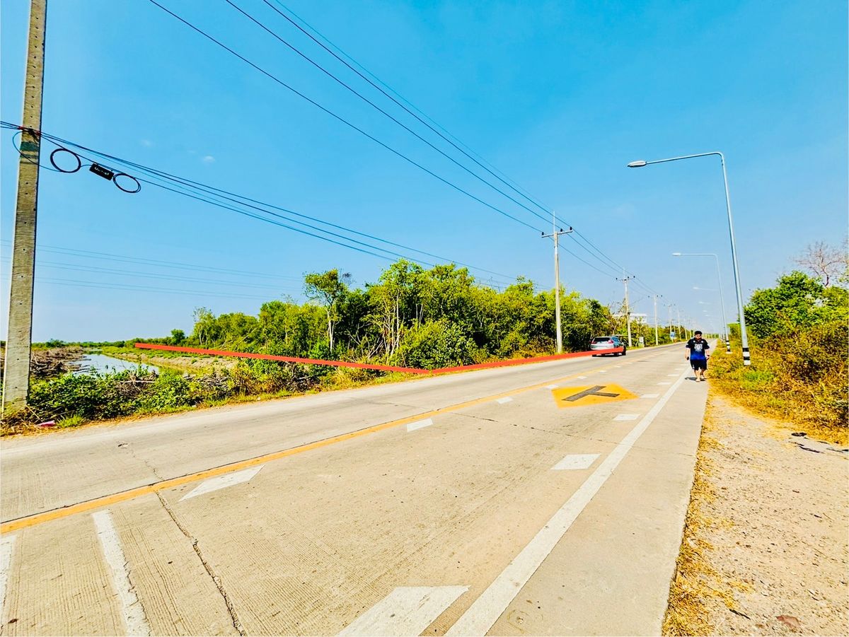 Land for sale of 38 rai, Samut Sakhon, on 4 lanes (going to expand the road) near Rama 2
