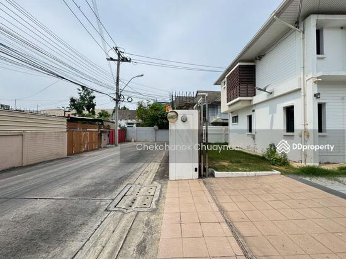 ขายบ้านเดี่ยว รัชดา ซอยเสนานิคม1 นอกจัดสรร 87ตรวา.3นอน 4น้ำ 4จอด เพียง15ล้น ลดเหลือ12ล้าน!! – รูปที่ 3