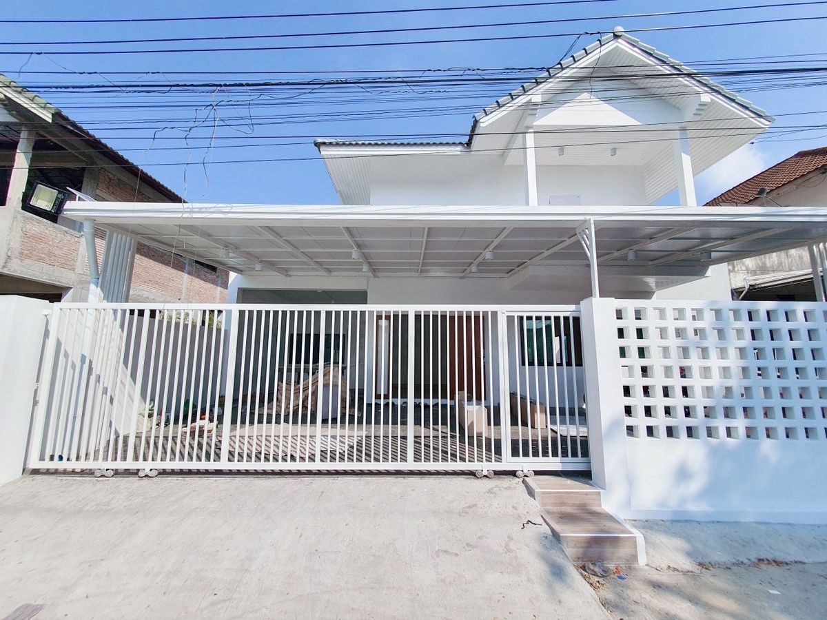Cheap house for sale 52 sq.m. Near Ekkamai-Thonglor for only 20 minutes (the water is not flooded) Cheap house for sale 52 sq.m. Near Ekkamai-Thonglor for only 20 minutes (the water is not flooded)