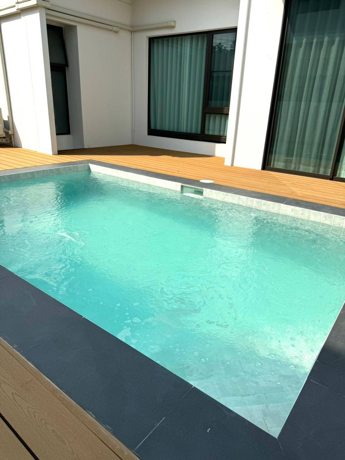 ♦ Pool Villa ♦ บ้านเดี่ยว 2 ชั้น 110.00 ตร.ว. 350.00 ตร.ม. | 4 ห้องนอน 5 ห้องน้ำ | ใกล้ Central Village 9 นาที, ท่าอากาศยานสุวรรณภูมิ 24 นาที, Assumption Univ 28 นาที – รูปที่ 3
