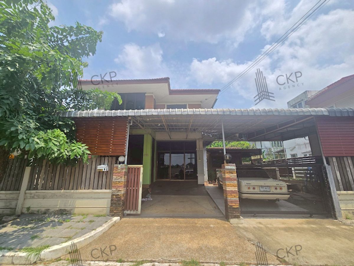 Single house, Baan Boon Nimit Village, good atmosphere, shady, near many main roads, near Big C Suwinthawong and Fashion Island. Single house, Baan Boon Nimit Village, good atmosphere, shady, near many main roads, near Big C Suwinthawong and Fashion Island.